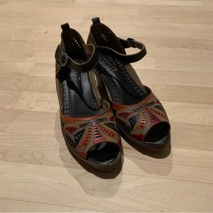 NWB Spring Step Avelle Perforated Sandal in Black Multi